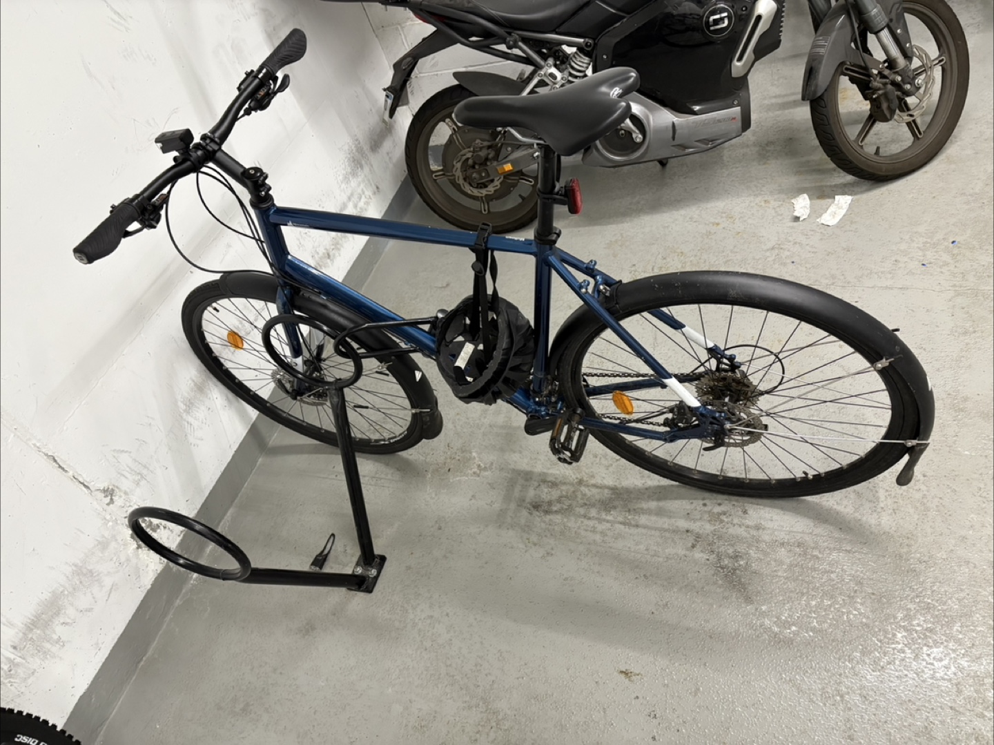Hybrid / Commute Bicycle - MEC Midtown Bike - photo 2