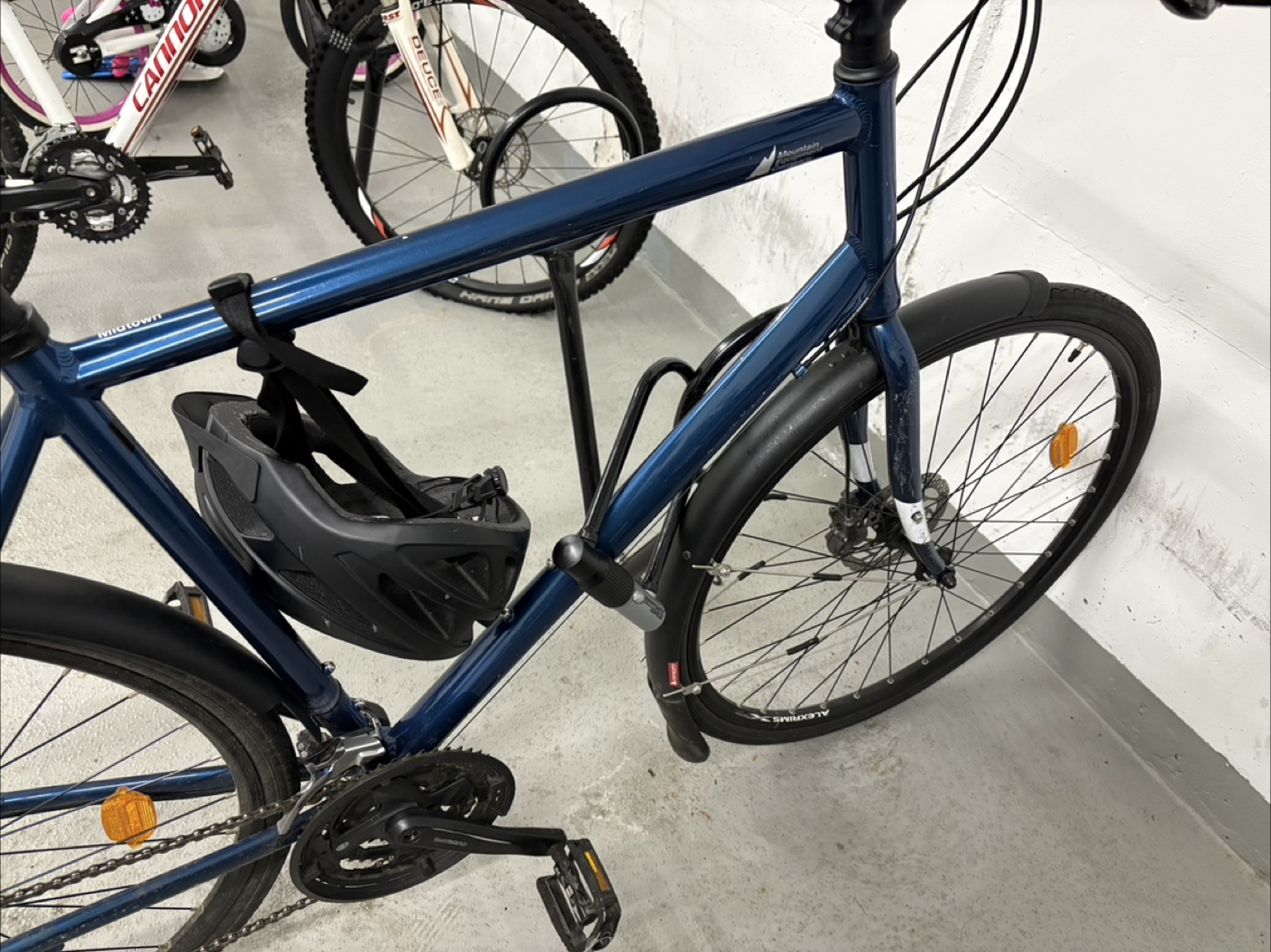 Hybrid / Commute Bicycle - MEC Midtown Bike - photo 3