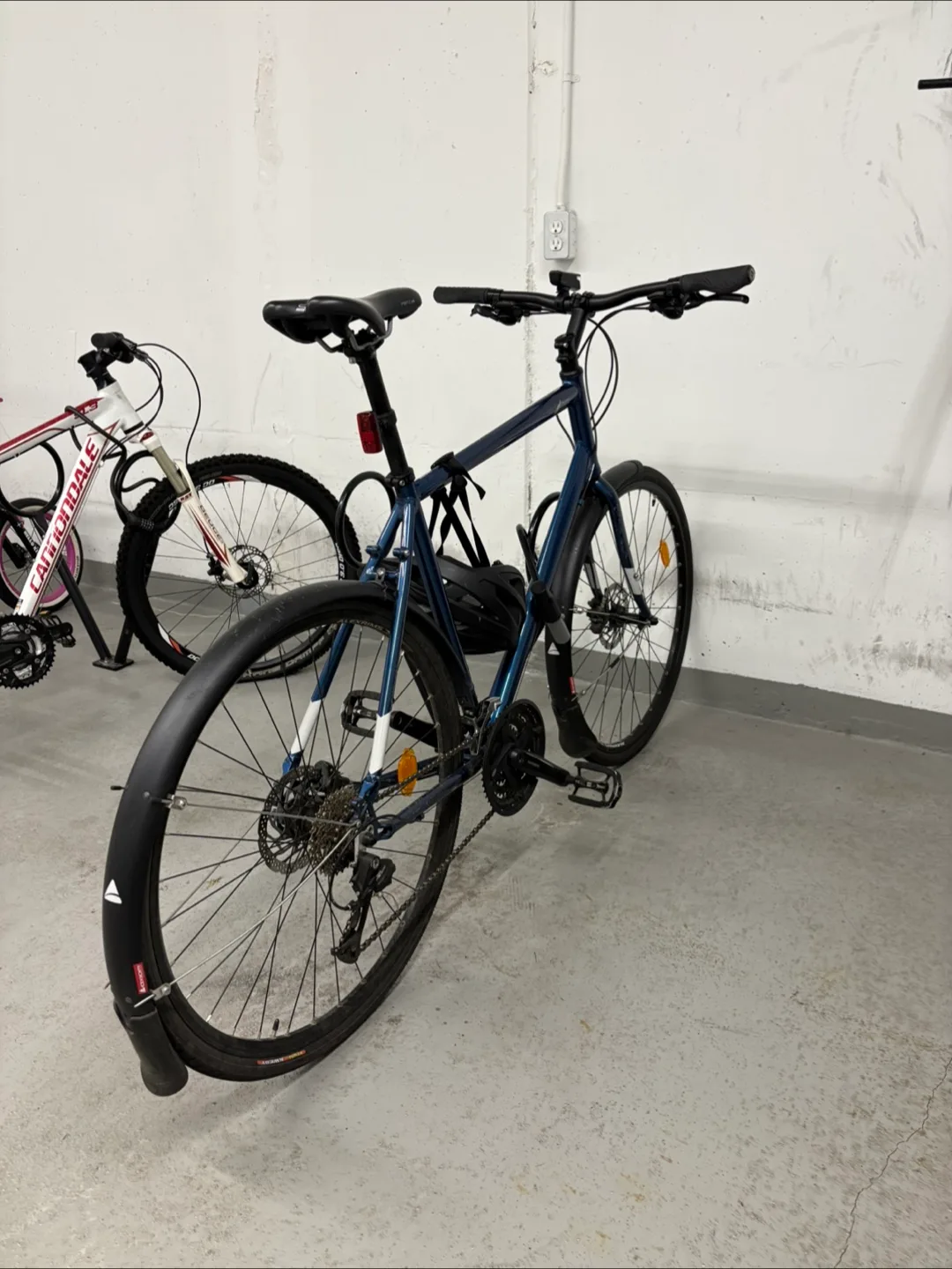 Hybrid / Commute Bicycle - MEC Midtown Bike thumbnail