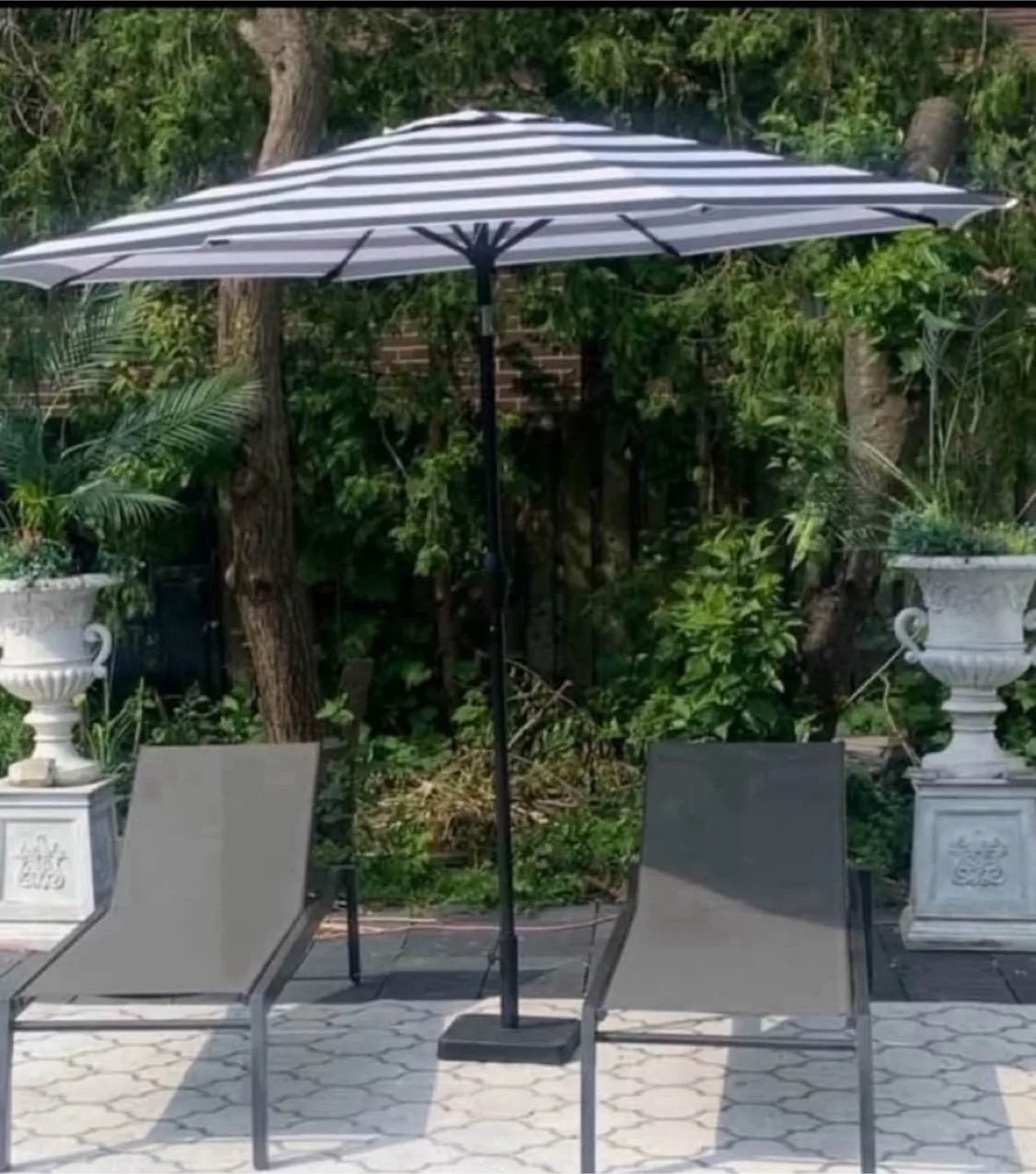 Patio Umbrella  9 feet - Black & White Stripe image indicator(2)