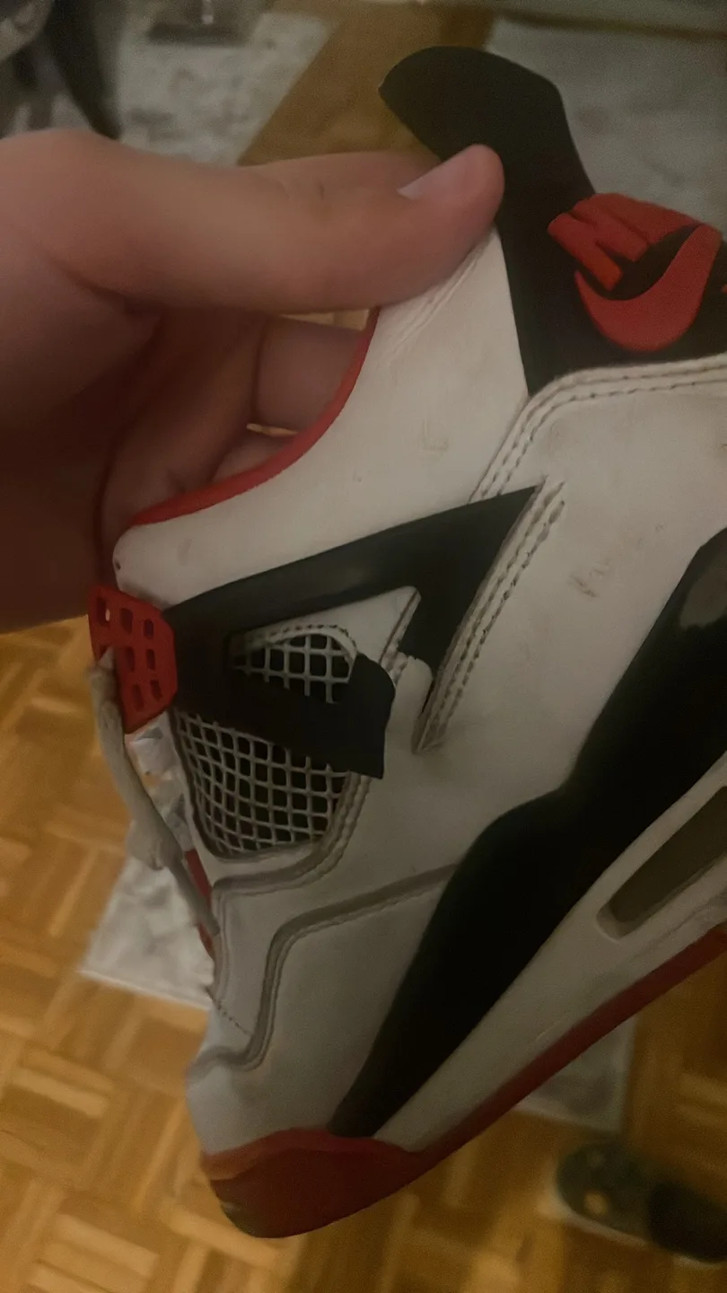 Nike Air Jordan 4 Retro Fire Red image indicator(3)