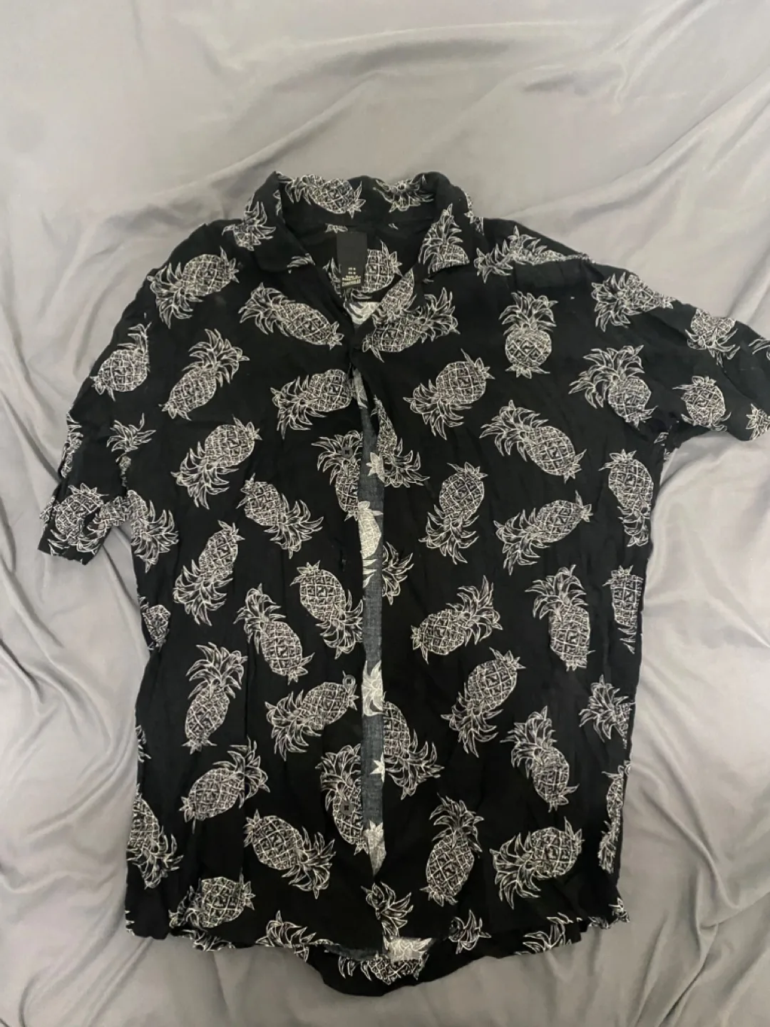 Men's Short Sleeve Button-Up Shirts (M) thumbnail