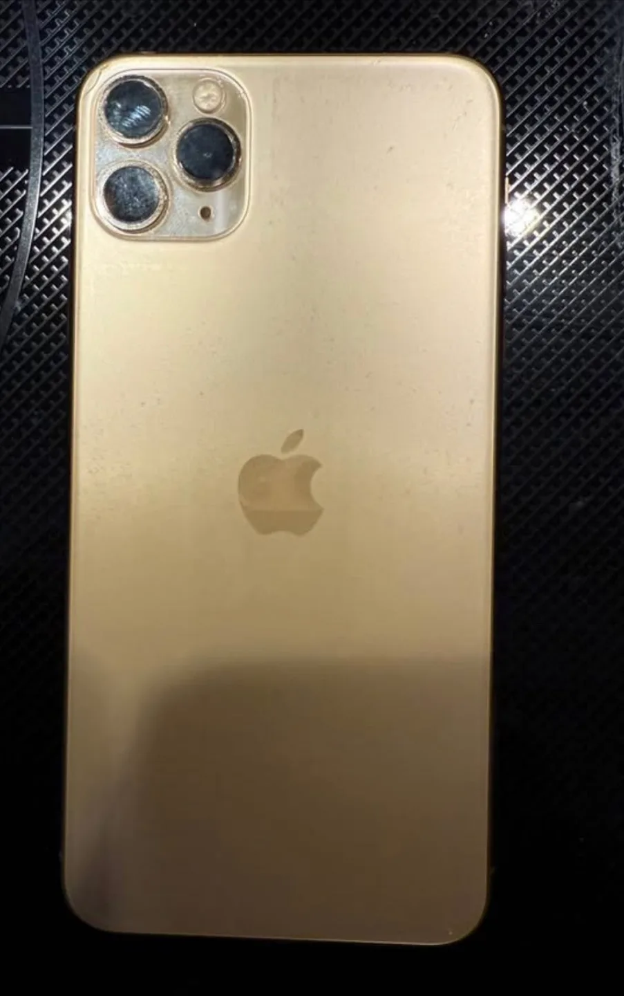 iPhone 11 Pro Max - 64GB image indicator(2)