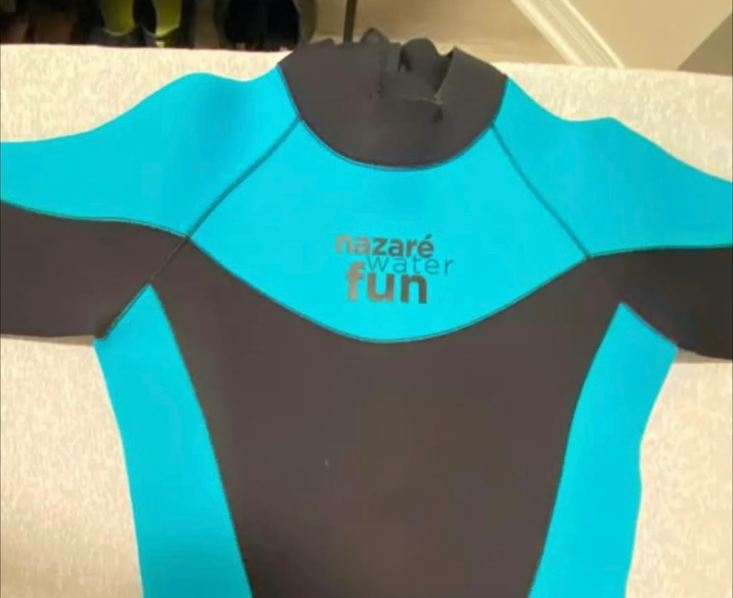 Wetsuit from Nazare image indicator(2)