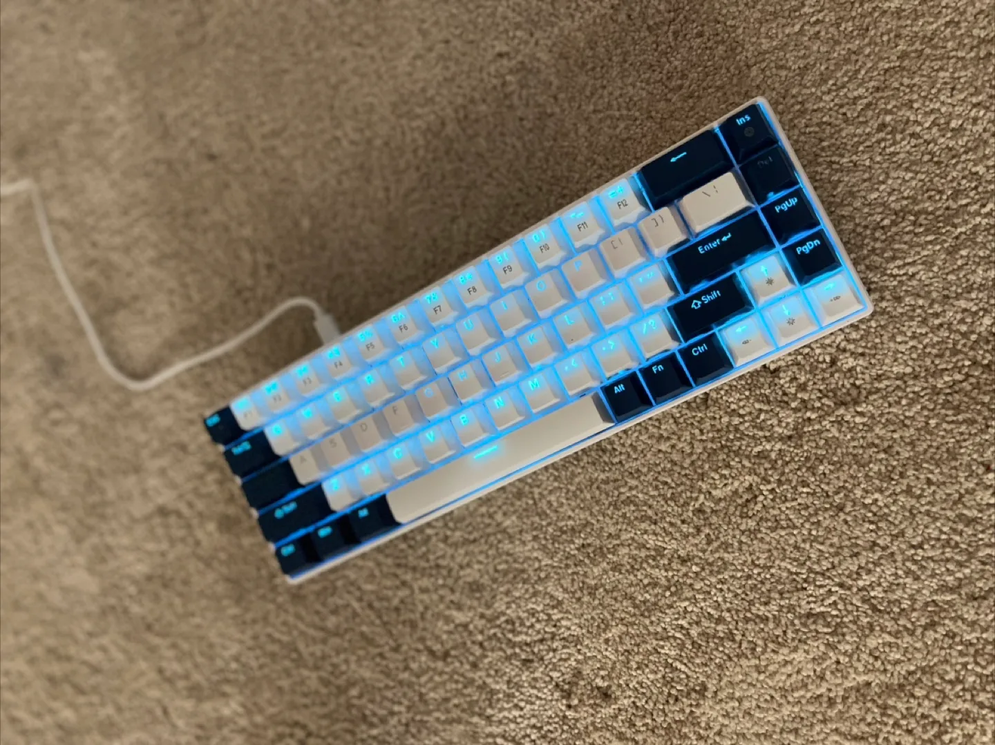 MageGee MK-Box 60% Mechanical Keyboard - White & Blue image indicator(2)
