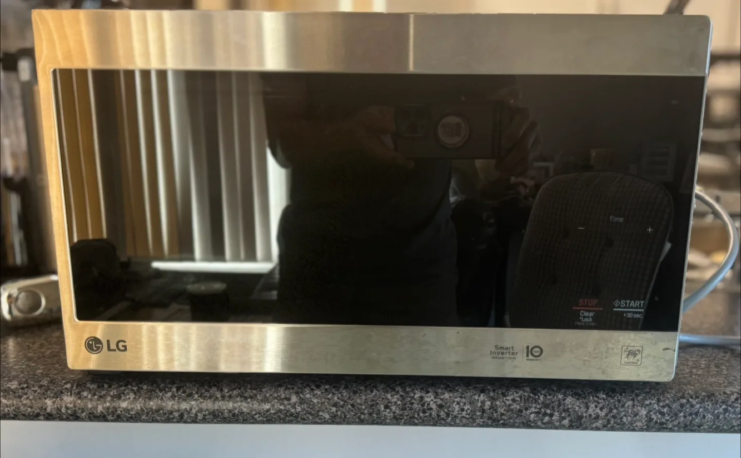 🇨🇦LG Smart Inverter Microwave - Model LMC0975ST thumbnail