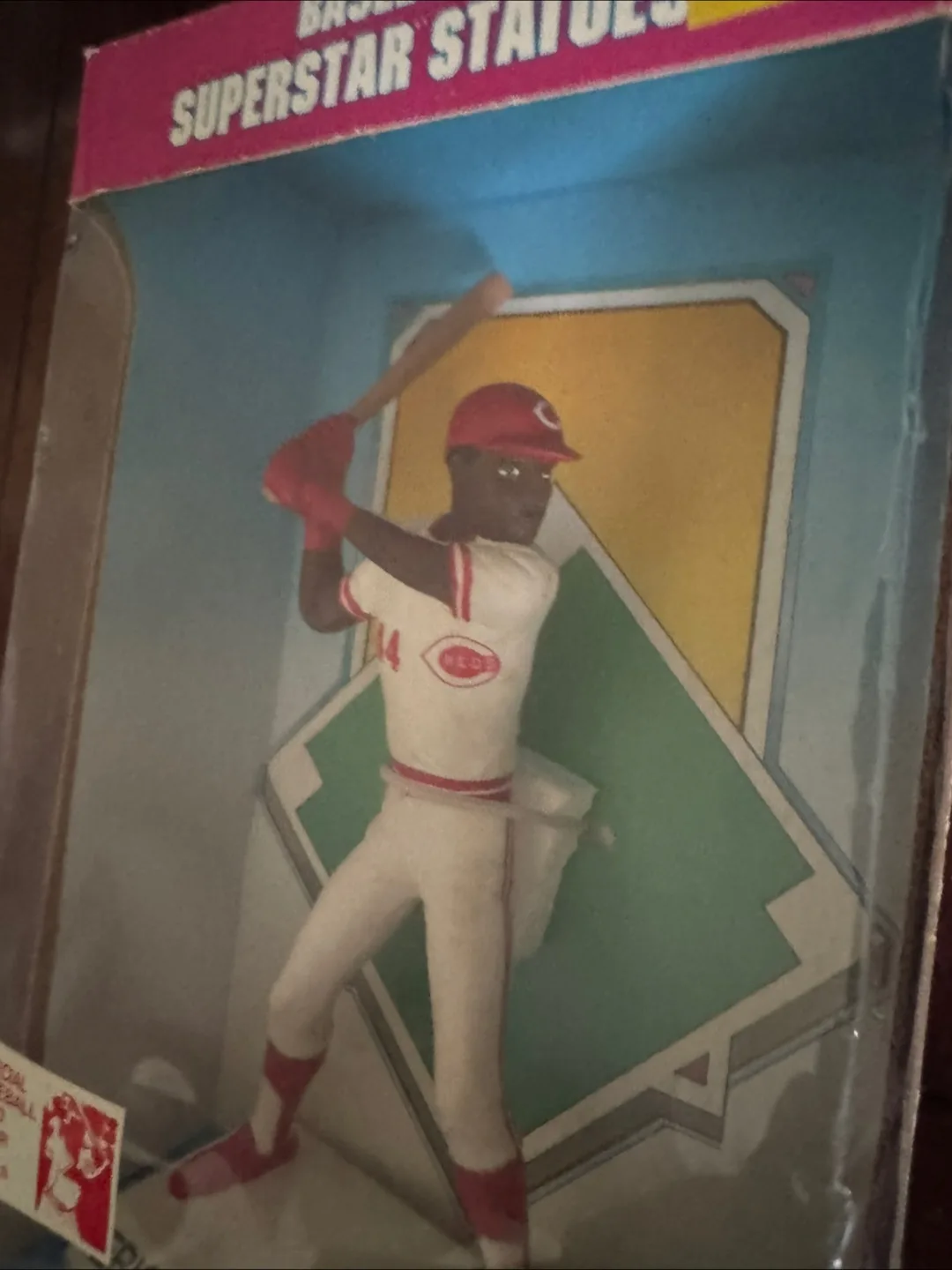 Eric Davis Baseball Superstar Statue image indicator(2)