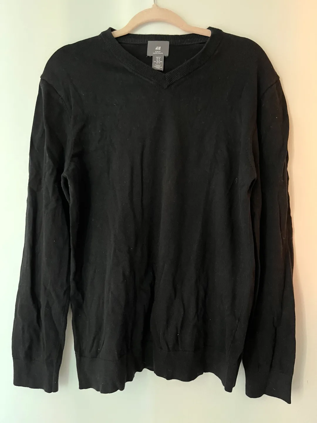 H&M Slim Fit Black V-Neck Sweater - Size M thumbnail