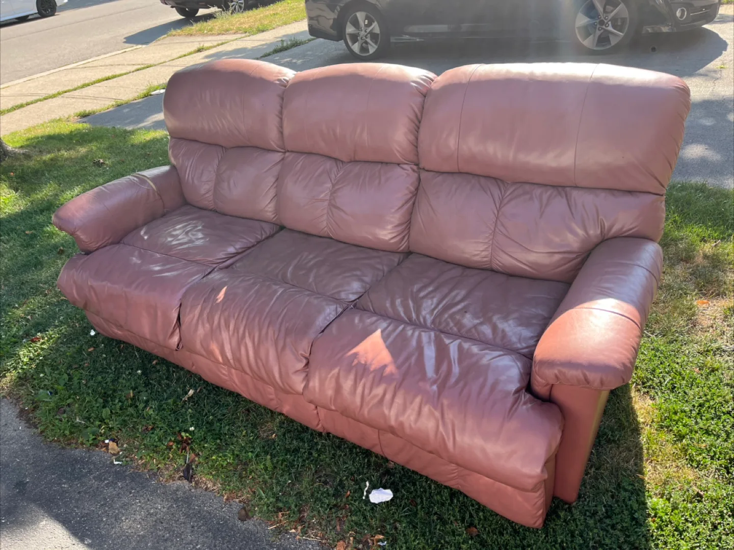 Leather Sofa - Good Condition thumbnail