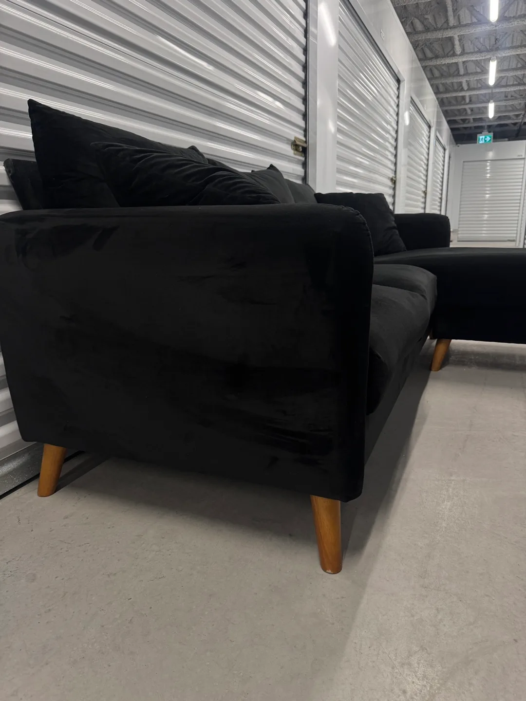 Black Velvet Sectional Sofa, 83.5" x 60" image indicator(5)