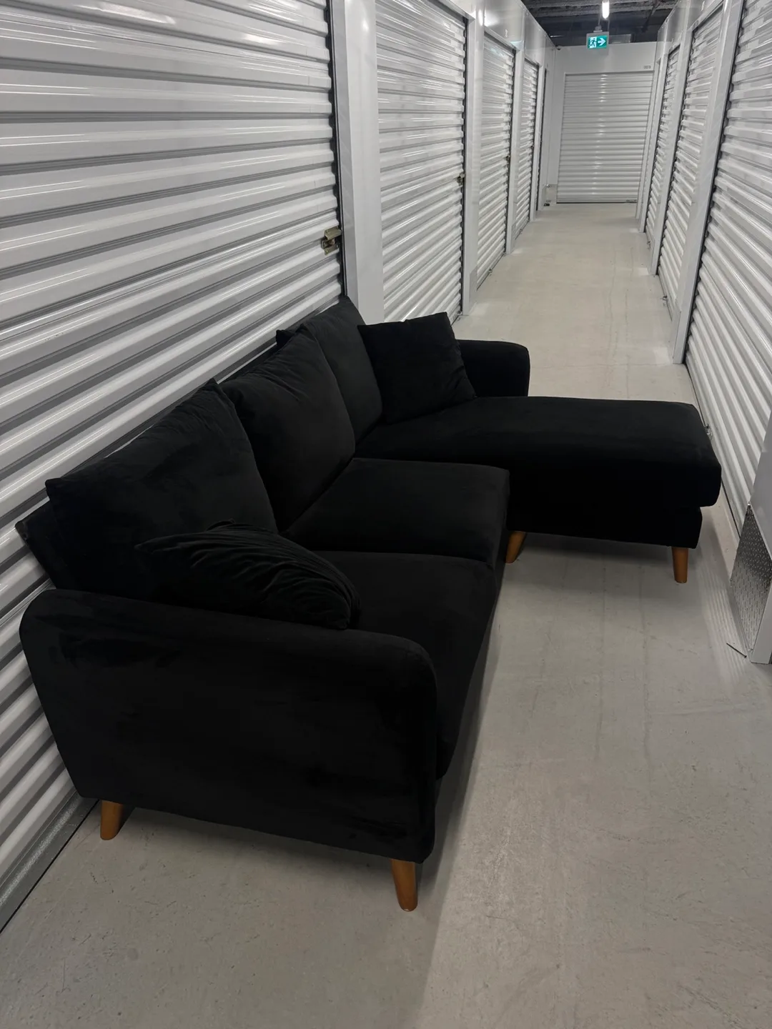 Black Velvet Sectional Sofa, 83.5" x 60" image indicator(4)