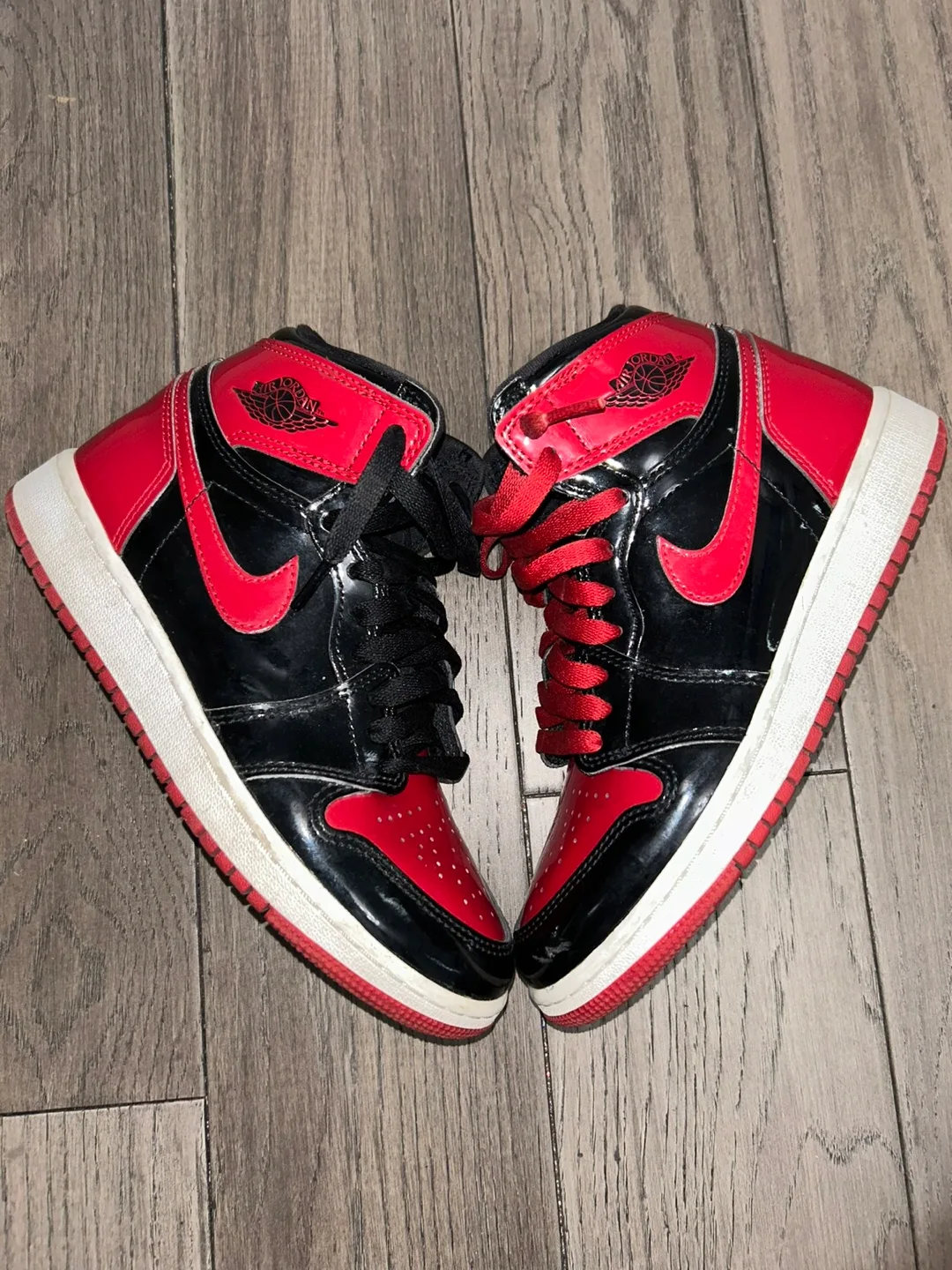 Nike Air Jordan 1 High - Red/Black image indicator(2)