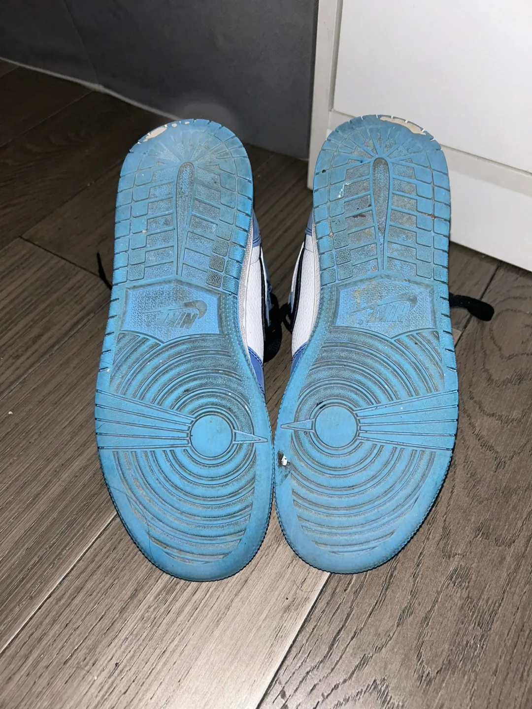 Nike Air Jordan 1 High University Blue image indicator(3)