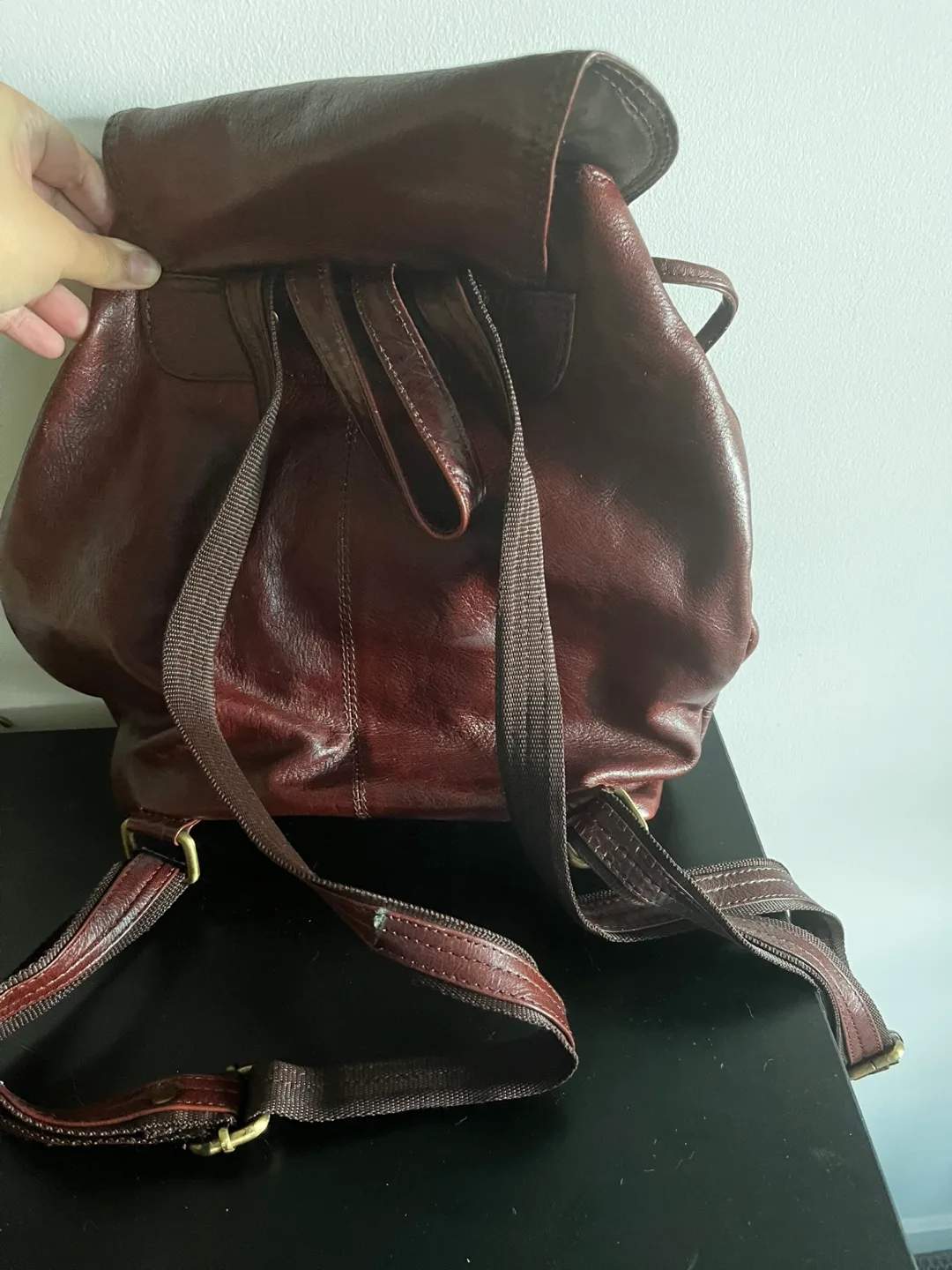 Brown Leather Backpack image indicator(2)