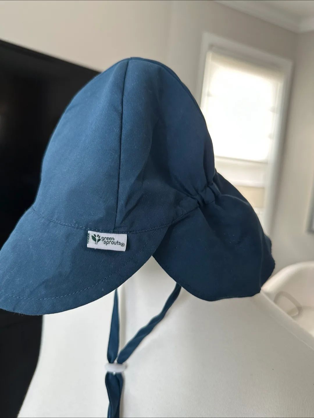 Baby Sun Hat (0-6 months) #freecycle thumbnail