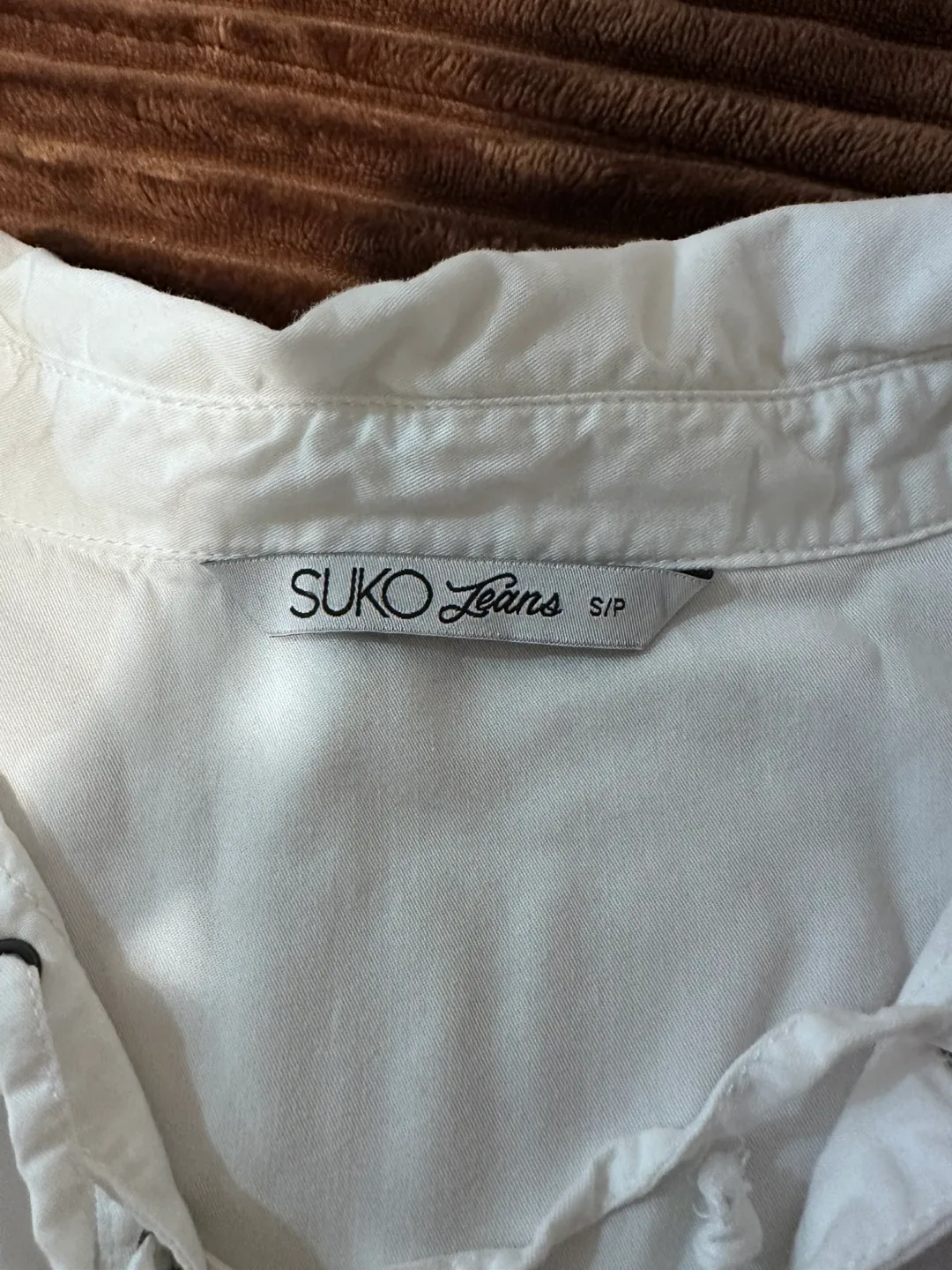SUKO Jeans White Long Sleeve Top - Size S thumbnail