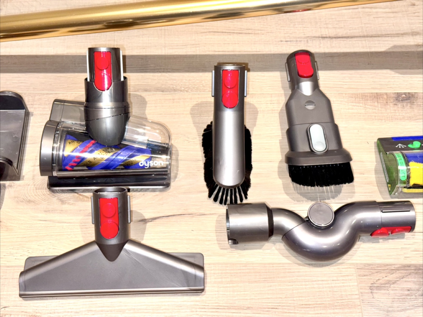 Dyson V12 Detect Cordless Vacuum - photo 3