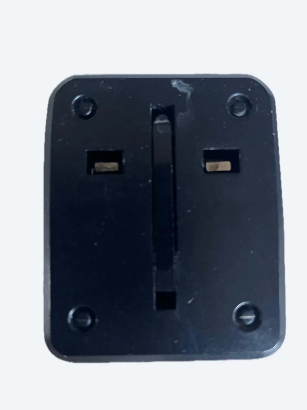 Oshtraco GO Travel Adapter image indicator(2)