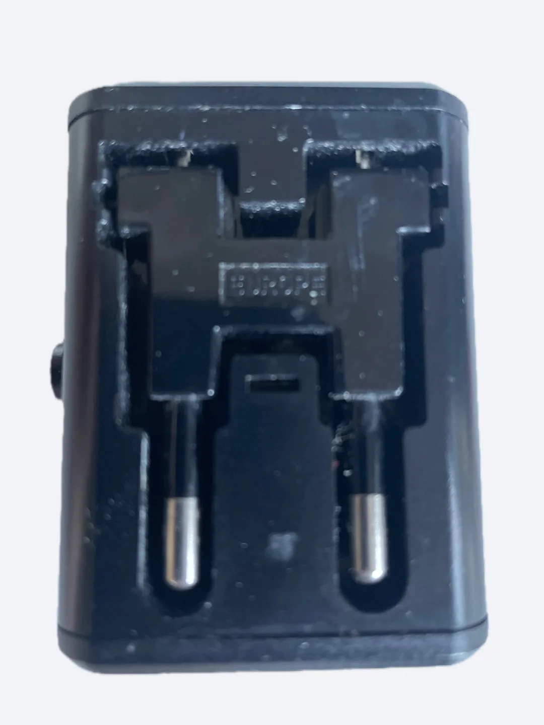 Oshtraco GO Travel Adapter image indicator(6)