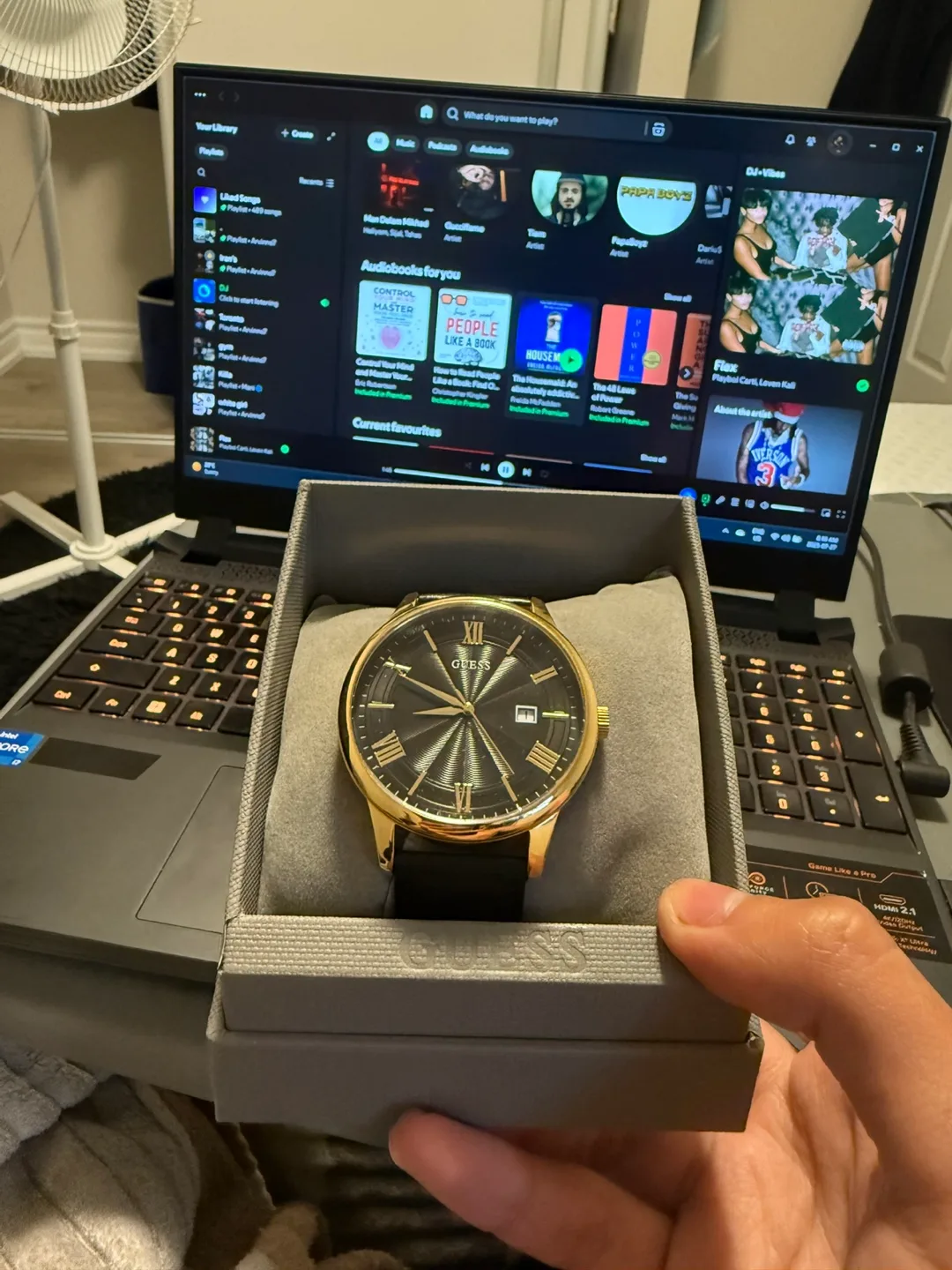 Guess Gold Men's Watch image indicator(3)