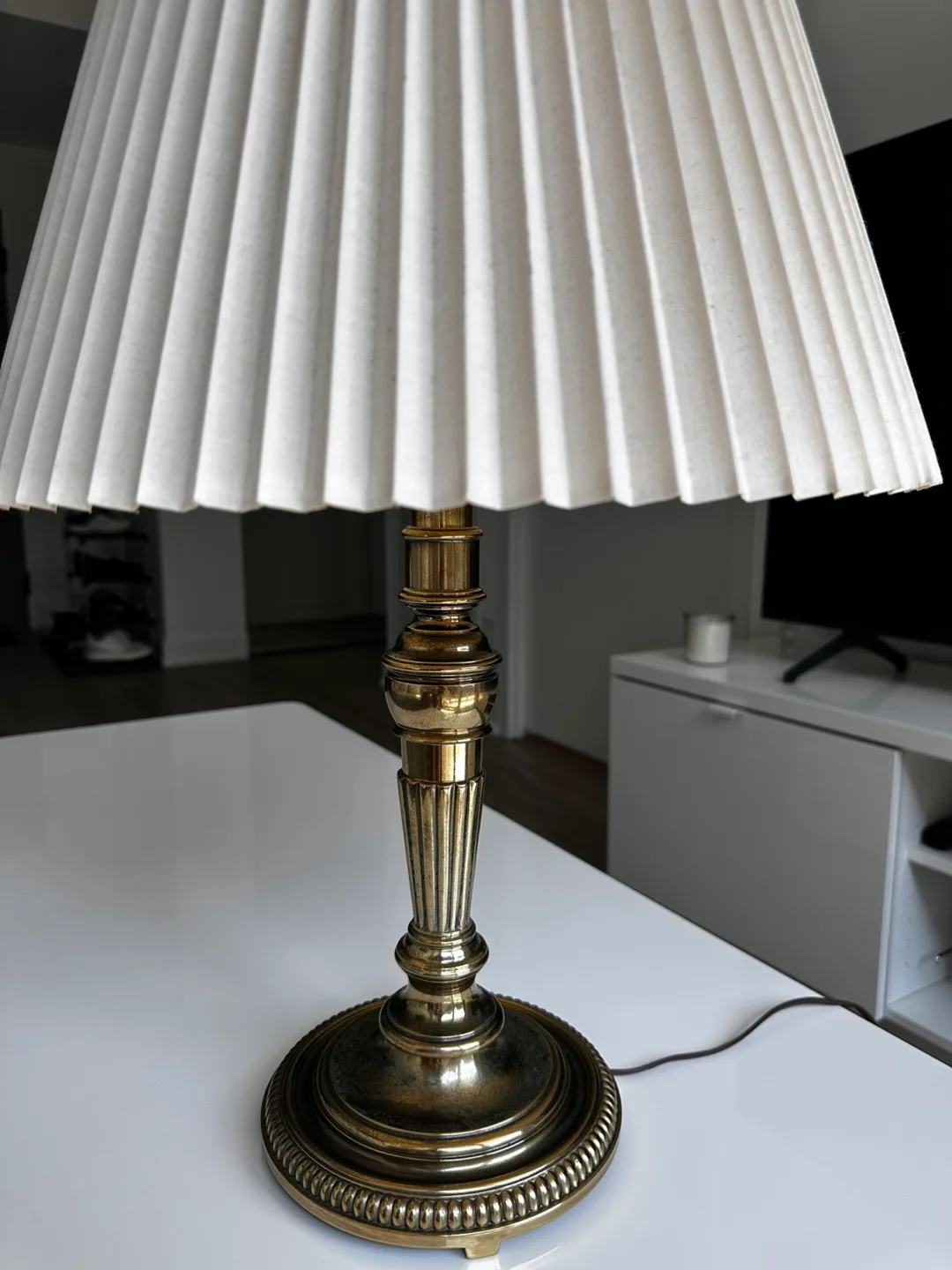 Vintage Style Table Lamp with Pleated Shade image indicator(7)