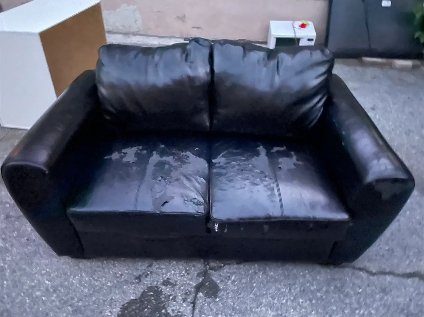 Black Leather Sofa thumbnail