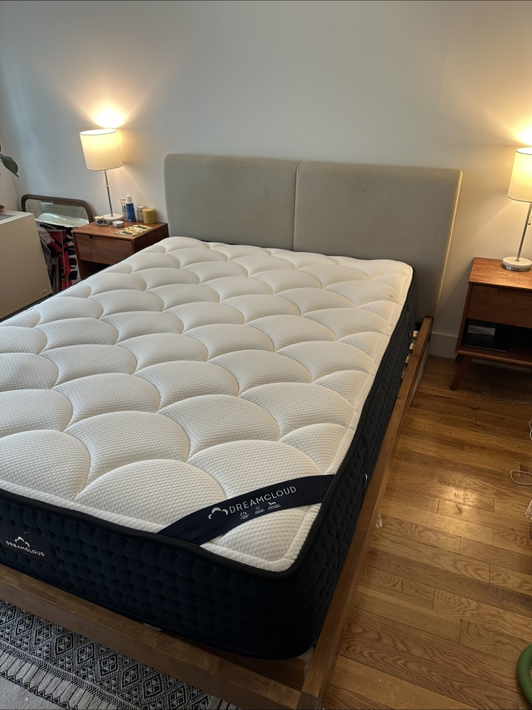 Queen size bed frame + hybrid DreamCloud Mattress - photo 2