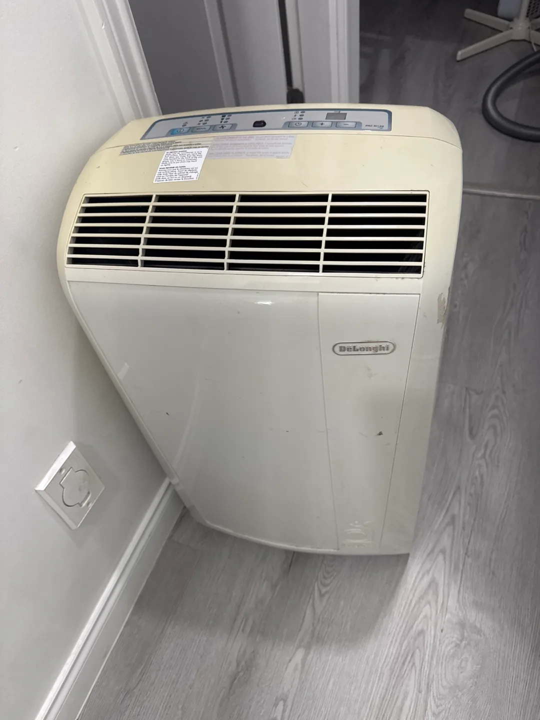 DeLonghi Portable Air Conditioner with Hose thumbnail