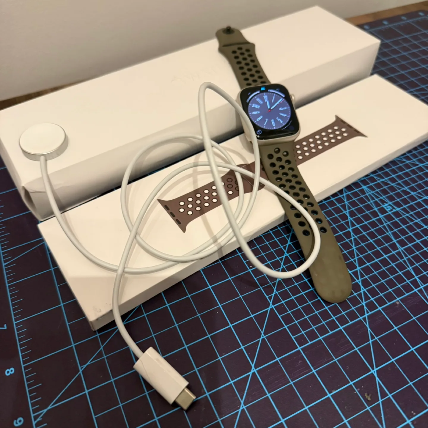 Apple Watch Nike Edition Series 8 45mm thumbnail