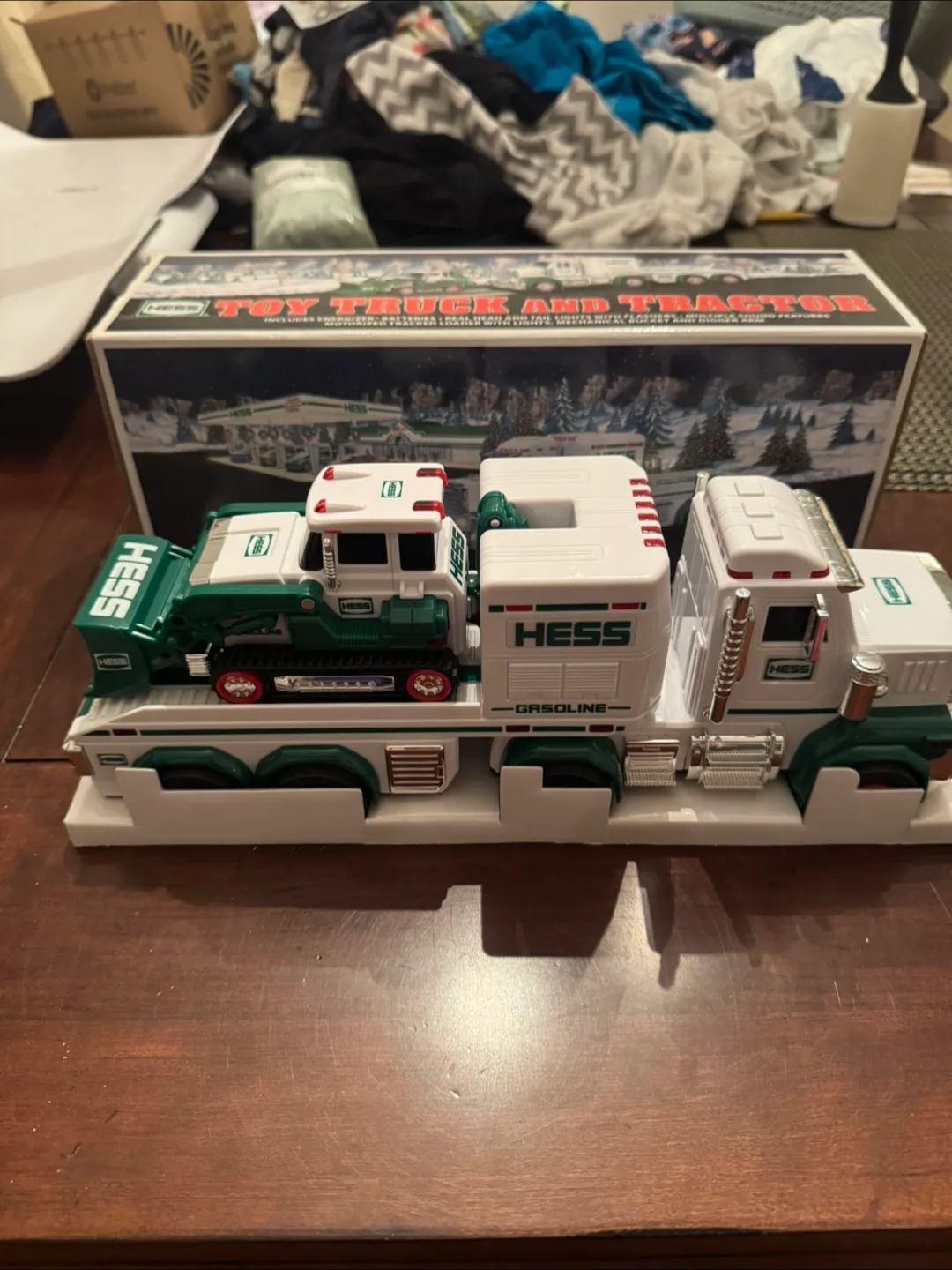 Hess 2013 Toy Truck and Tractor thumbnail