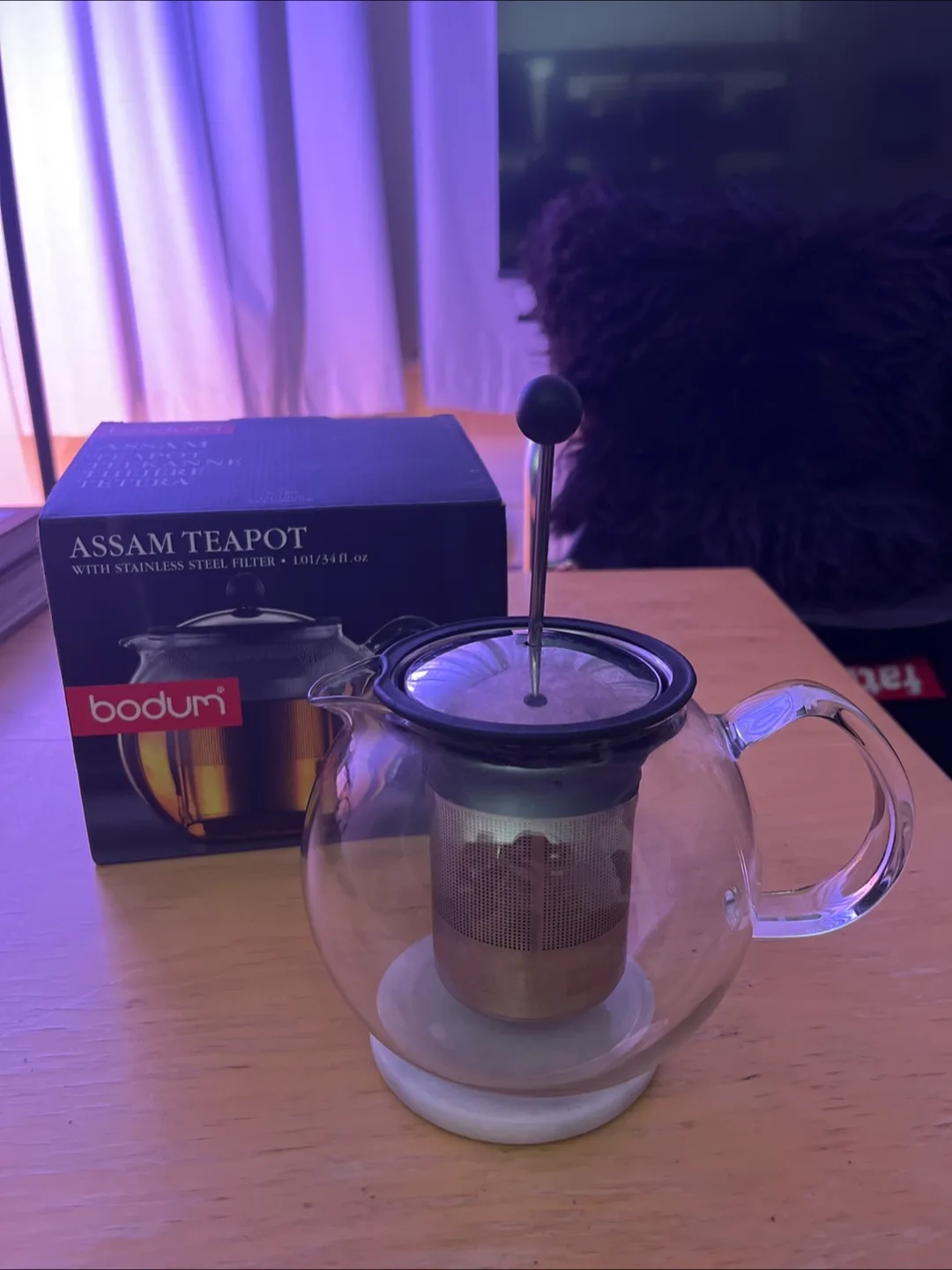 Bodum glass teapot with removable strainer thumbnail