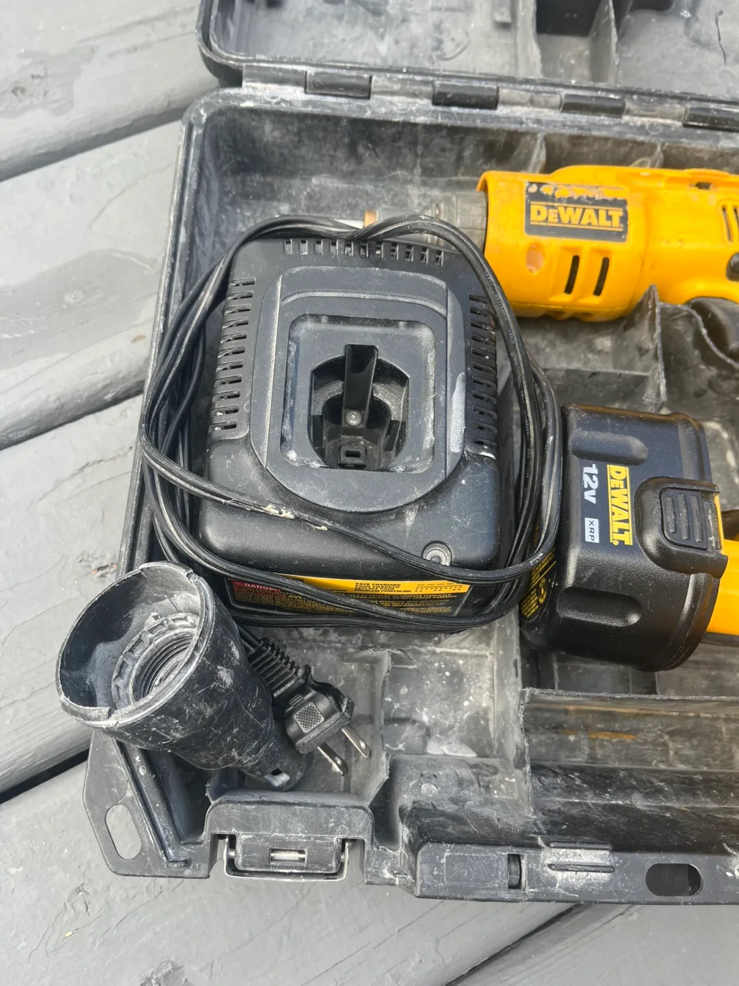 DeWalt 12V Cordless Drill/Driver Kit image indicator(2)