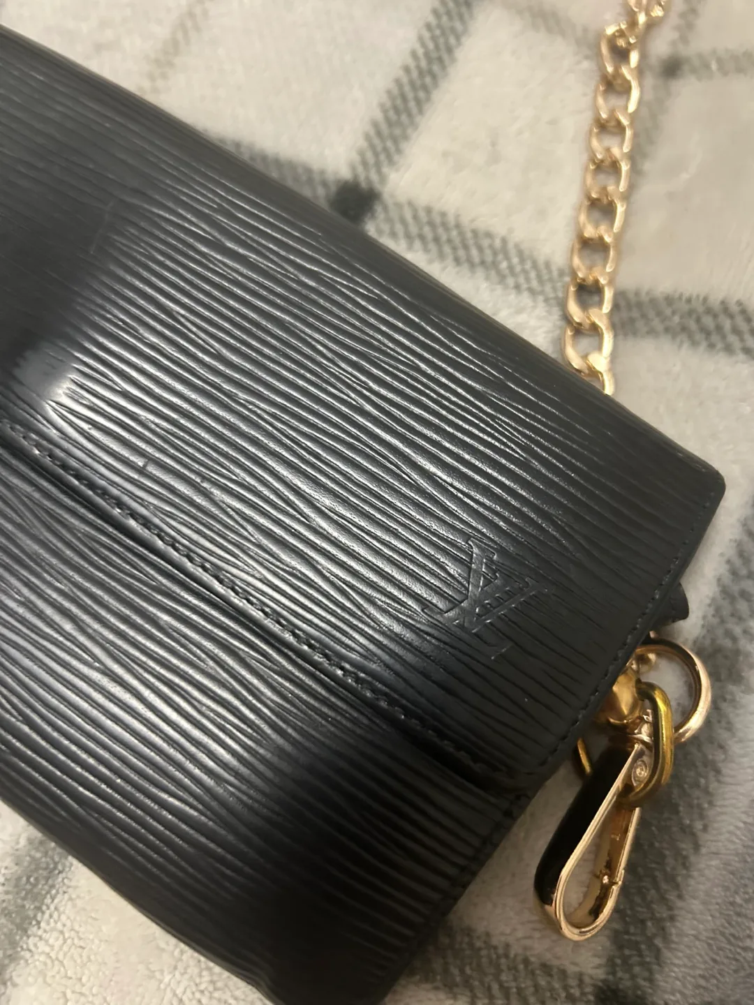 Louis Vuitton Black Epi Leather Chain Wallet image indicator(2)
