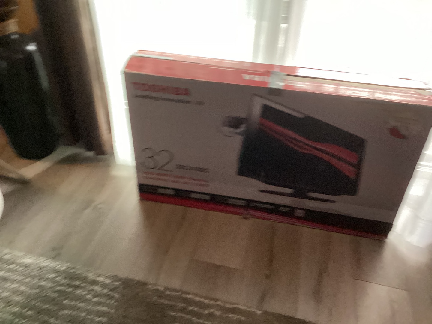 Toshiba 32CV100C 32" LCD HDTV/DVD Combo - New in Box!