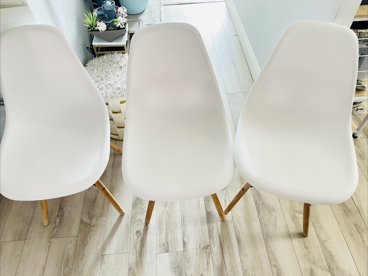 1 Set White Dining Chairs - 3 pieces