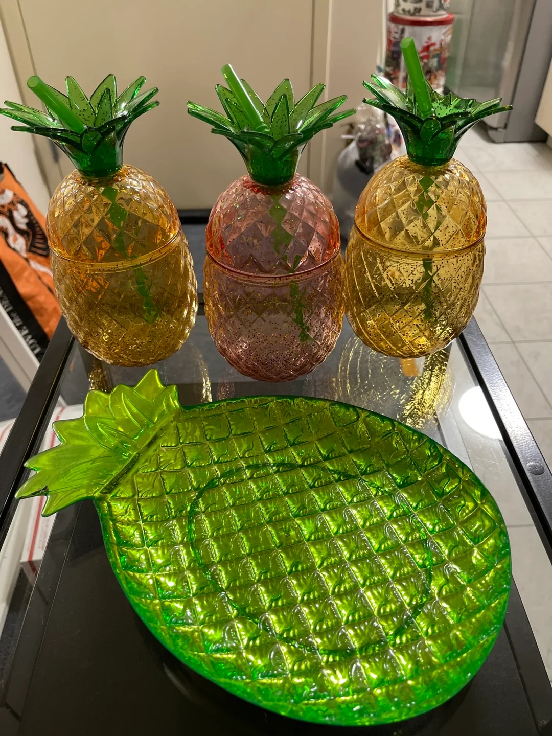 ❗️MOVING SALE❗️all for $11🎉Pineapple Tumblers & Plate thumbnail