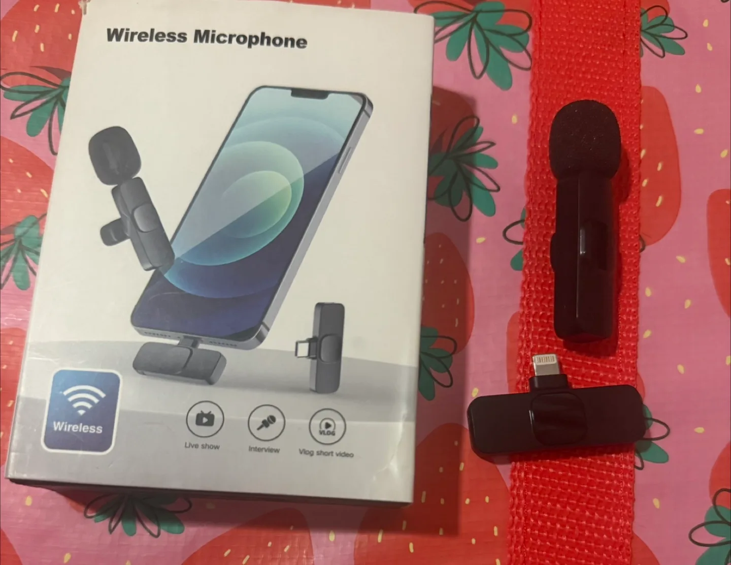 Wireless Microphone for iPhone - New in Box! thumbnail