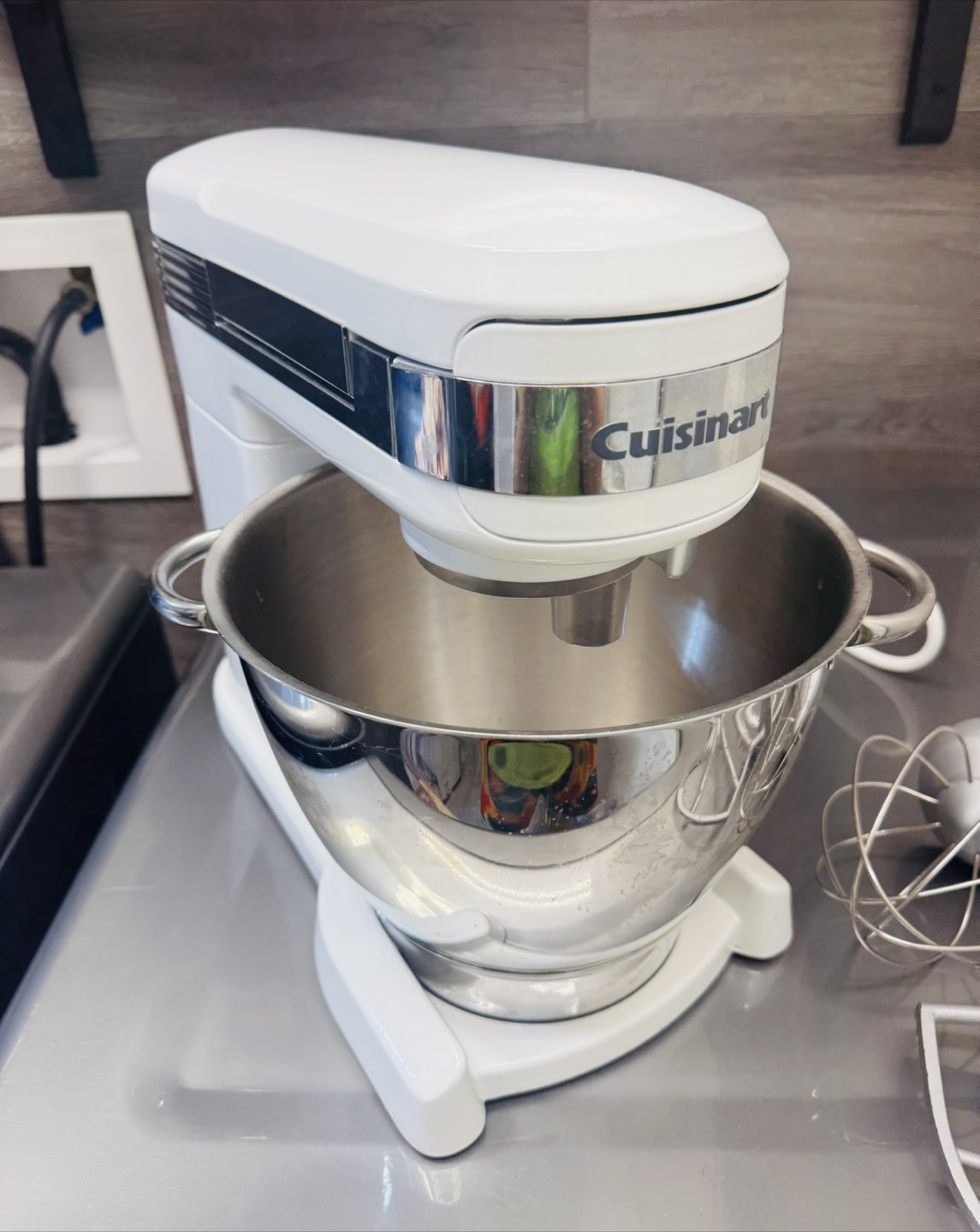 Cuisinart Stand Mixer - White GUC - photo 4