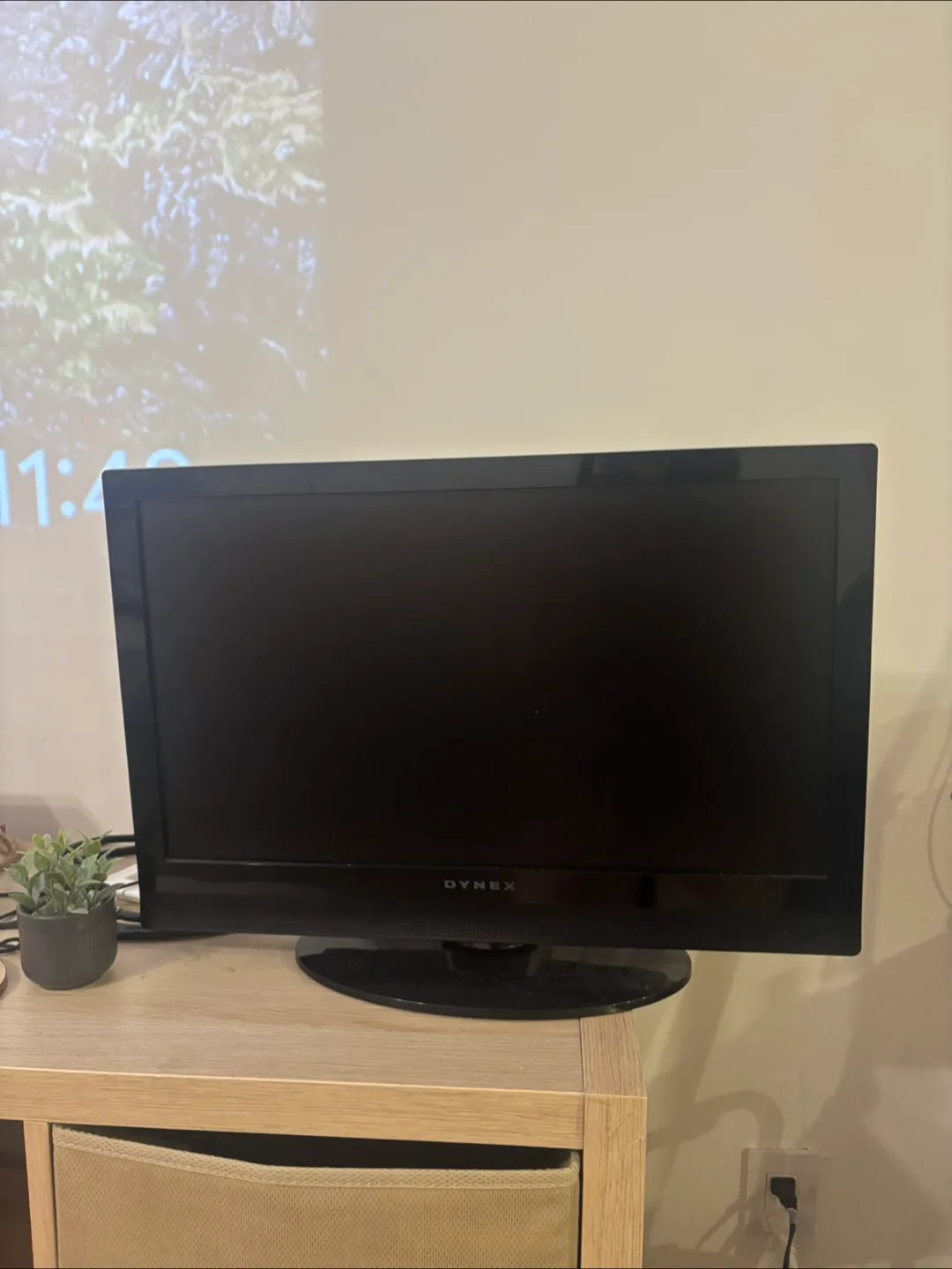 Dynex computer screen thumbnail
