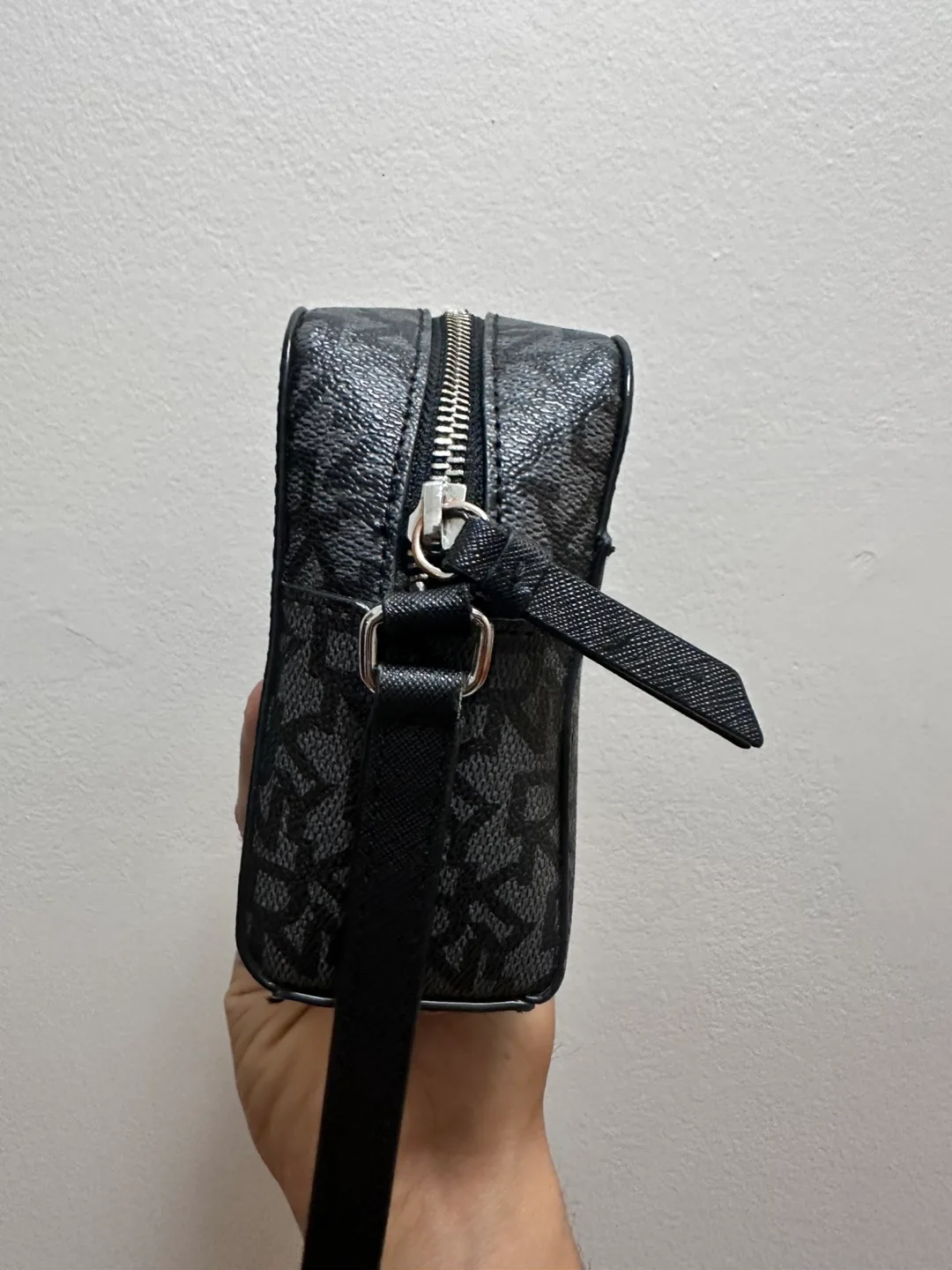 DKNY Crossbody Bag - Black image indicator(3)