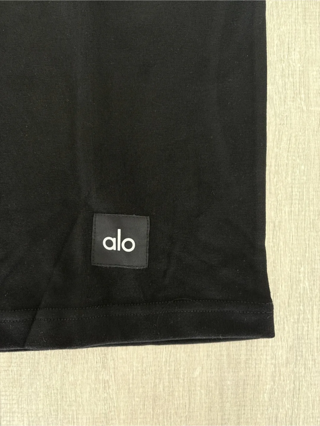 ALO Double Take Short Sleeve Shirt - Black & Bone image indicator(3)