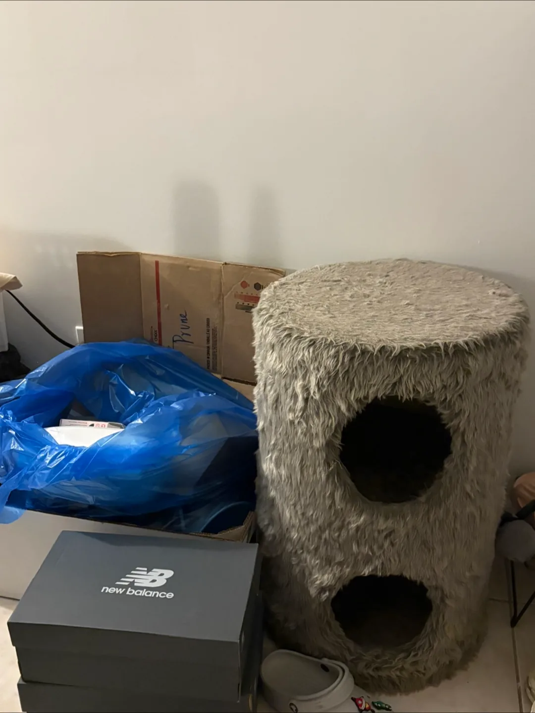 Fuzzy Grey Cat Condo image indicator(2)