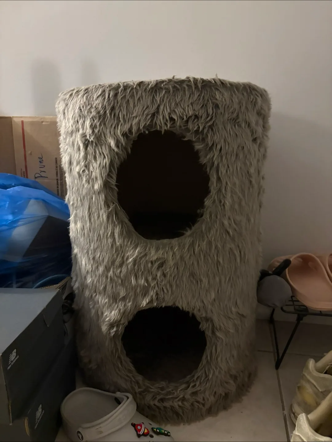 Fuzzy Grey Cat Condo thumbnail