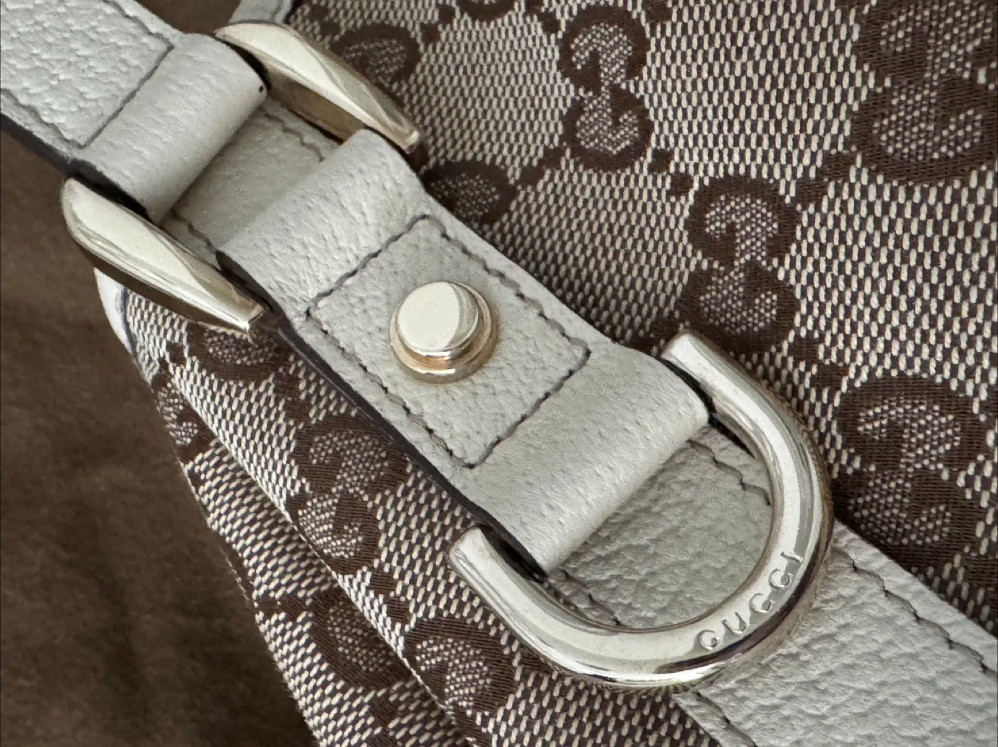 Gucci Abbey medium Beige/Brown Canvas Shoulder Bag image indicator(3)