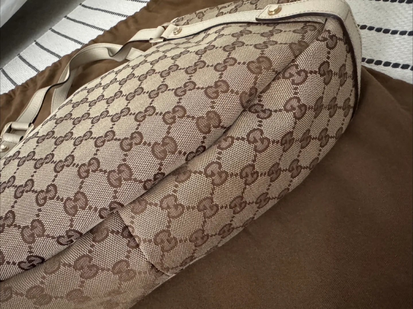 Gucci Abbey medium Beige/Brown Canvas Shoulder Bag image indicator(4)