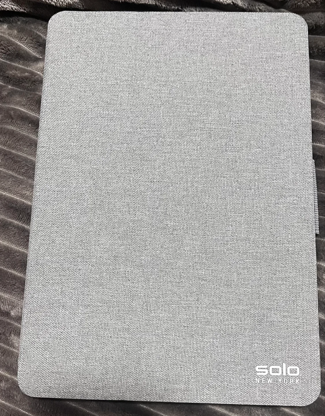 Solo New York Wyatt Recycled Slim Case for iPad 10.2" thumbnail