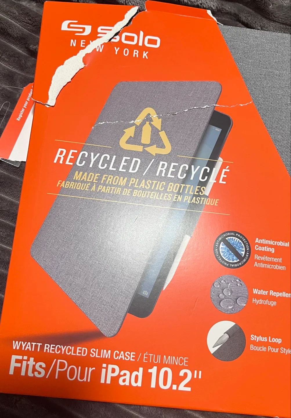 Solo New York Wyatt Recycled Slim Case for iPad 10.2" image indicator(2)