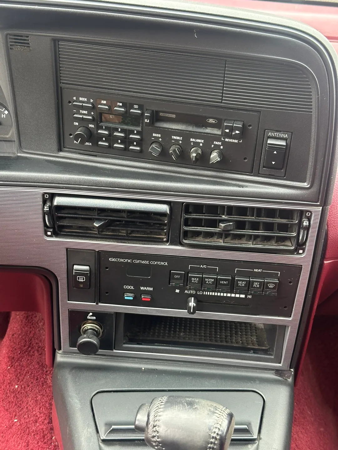 Red Ford Cougar image indicator(5)