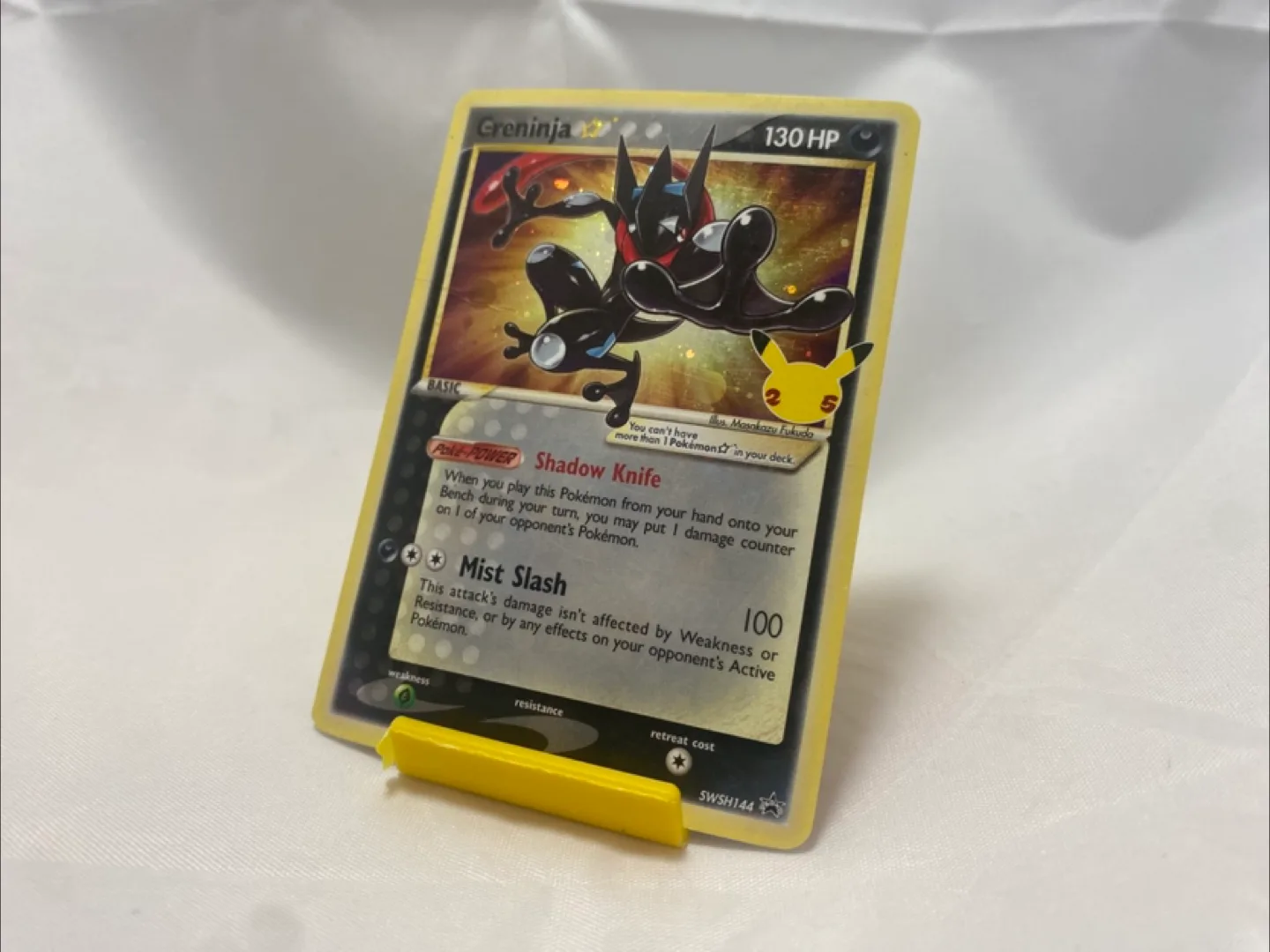 Pokémon Greninja Gold Star SWSH144 Black Star Promo Holo DMG thumbnail