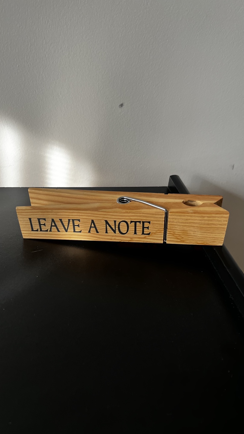 Wooden "Leave a Note" Clip